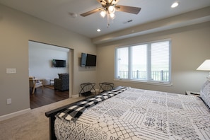3 bedrooms, iron/ironing board, internet, bed sheets