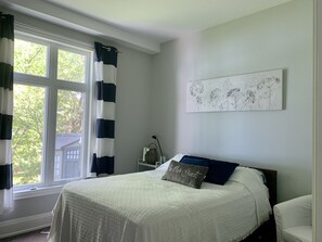 4 bedrooms, WiFi, bed sheets