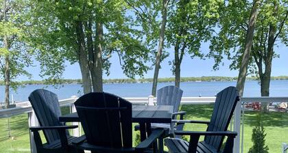 LUXURY LAKEHOUSE