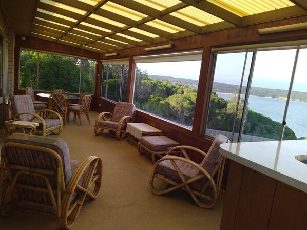 Interior - Stunning Views, central location, spacious. Perfect for a short or long stay (Eden)