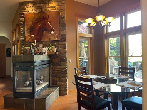 Gorge Getaway!...Custom Home w/ Heated Pool/Hot tub/Sauna/Theatre room