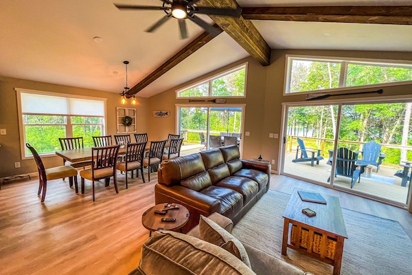 Smart TV, fireplace, DVD player