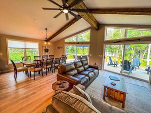 Smart TV, fireplace, DVD player
