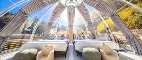 Free WiFi, bed sheets