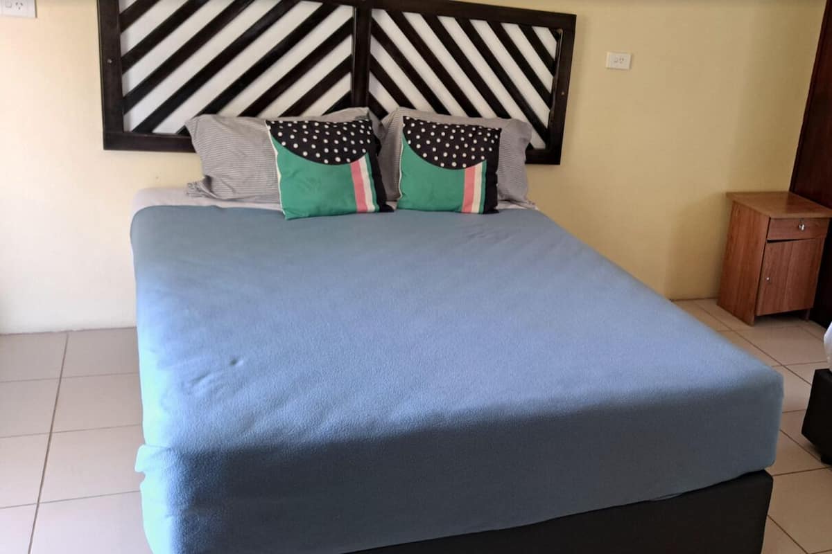 Familie appartement, 2 slaapkamers | 2 slaapkamers, een strijkplank/strijkijzer, beddengoed