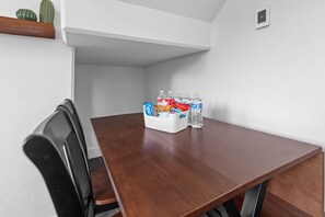 Dining - Welcome to the Idaho Falls Tiny House - Sleeps 5 (Idaho Falls)