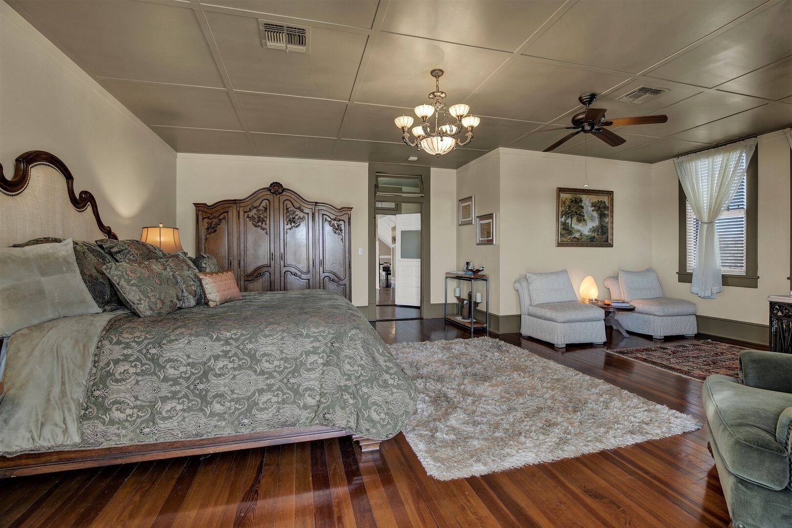 Von Hugo | 1 bedroom, free WiFi