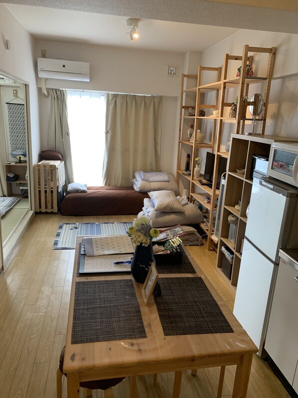 3 chambres, bureau, Wi-Fi gratuit, draps fournis