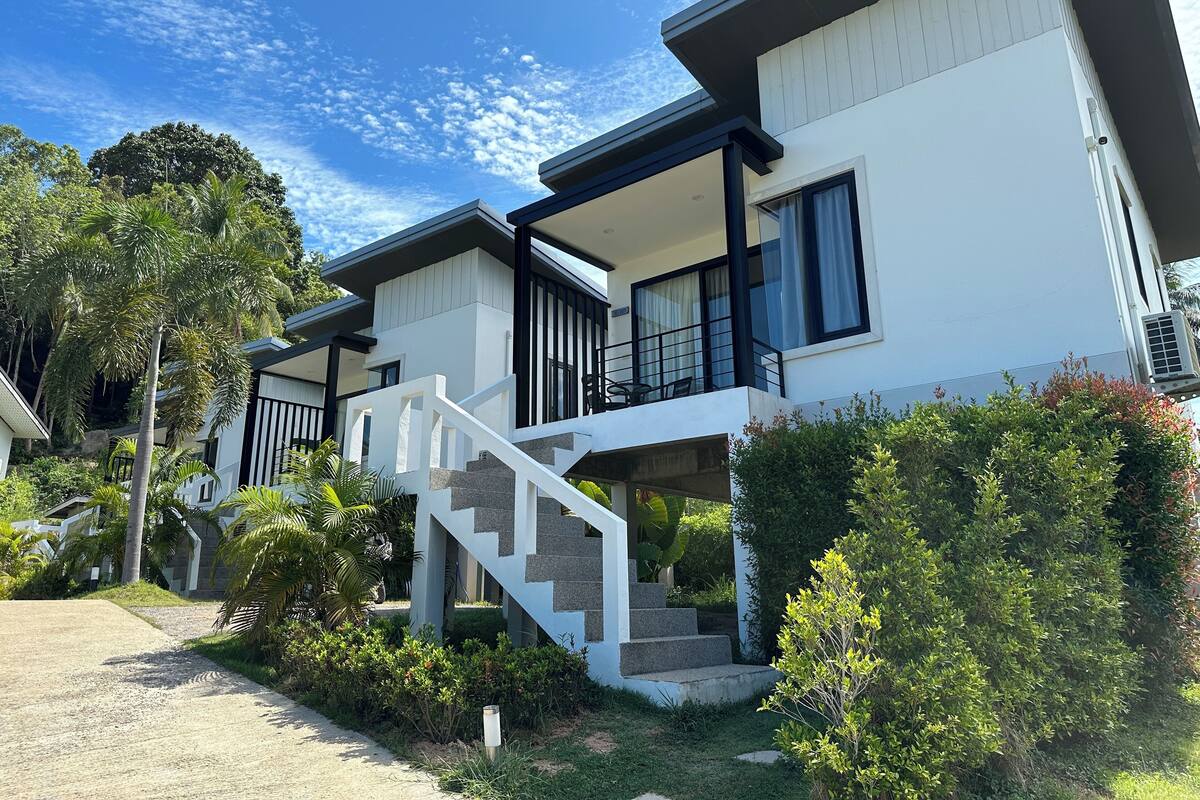 Caja de seguridad en la habitación y escritorio