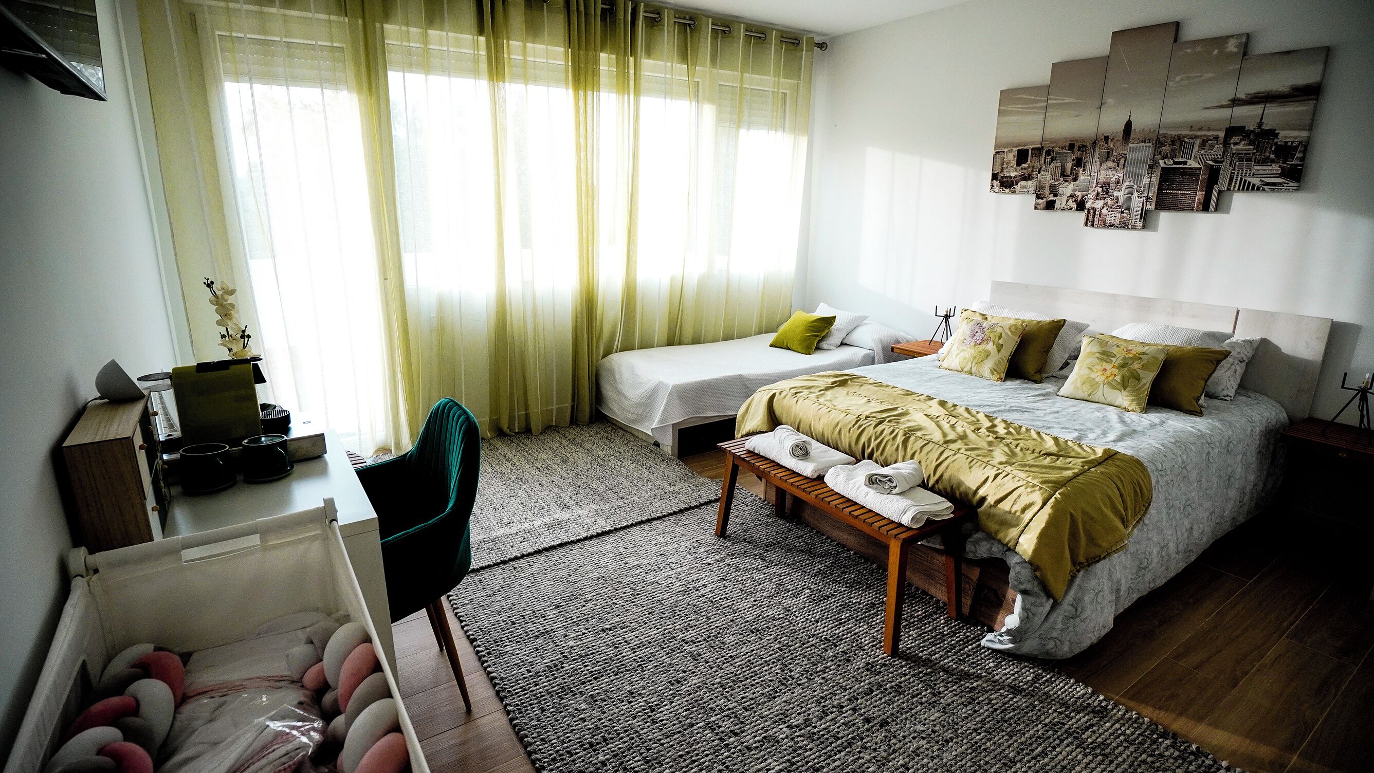 6 bedrooms, desk, iron/ironing board, free WiFi