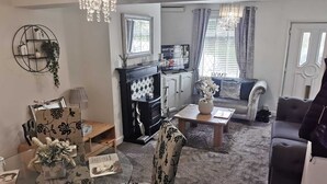 Living area - 2-Bed House in Macclesfield Cheshire (Macclesfield)