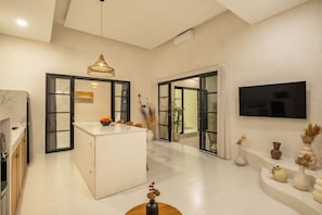 Living area - Villa Affinity Canggu by OriVista Great Location (Canggu)