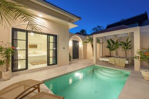 Outdoor pool - Villa Affinity Canggu by OriVista Great Location (Canggu)