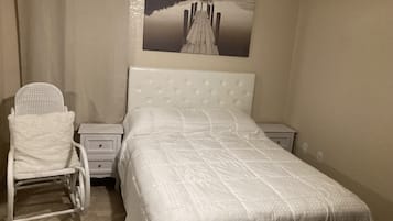 1 chambre, fer et planche Ă  repasser, Wi-Fi, draps fournis