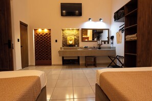 5 bedrooms, desk, iron/ironing board, travel crib