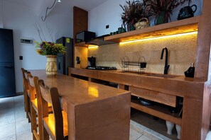 Fridge, microwave, coffee/tea maker, toaster - Histórica Casona Oaxaqueña tranquila y con excelente ubicación. Lobby y Balcón (Oaxaca de Juárez)