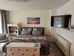 1 chambre, fer et planche à repasser, Wi-Fi gratuit, draps fournis