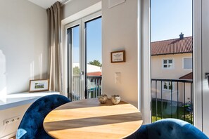 Dining - Studio Apartment 'Bruckmühl 27qm' with Wi-Fi (Bruckmühl)