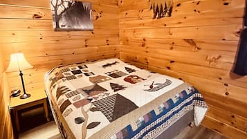 1 bedroom, desk, WiFi, bed sheets