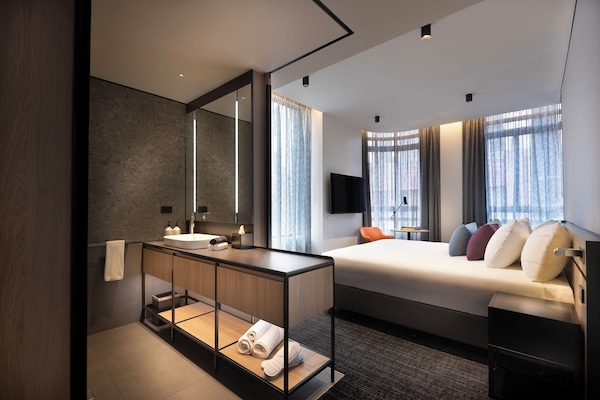 Urban Corner King | 1 slaapkamer, luxe beddengoed, pillowtop-bedden, een minibar