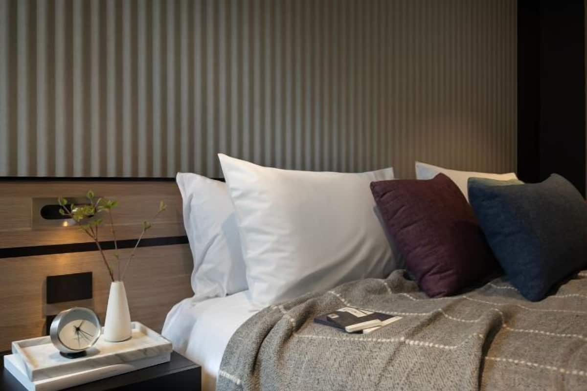 1 chambre, literie de qualité supérieure, surmatelas, minibar