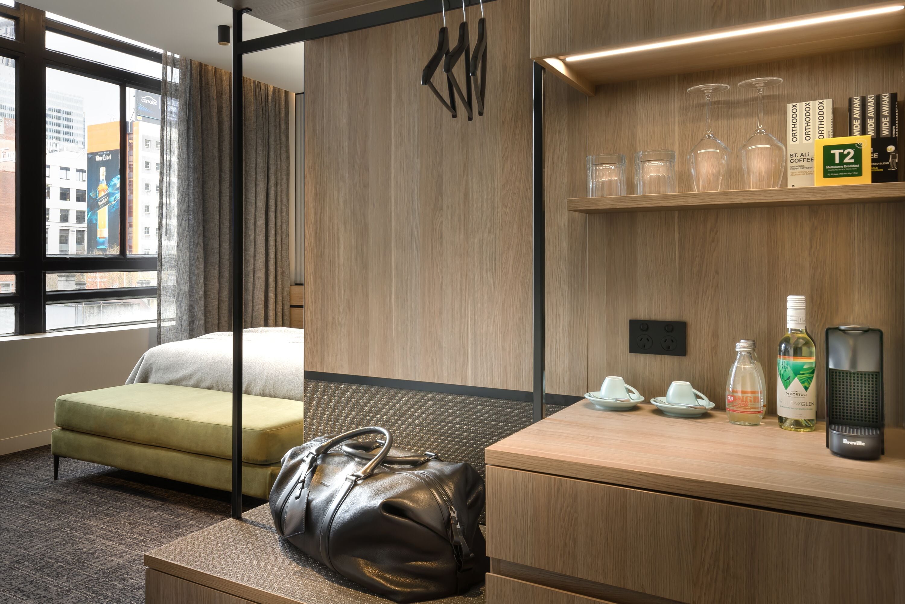 Urban Standard Queen | Premium bedding, pillowtop beds, minibar, in-room safe