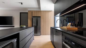 Howey Suite | Cocina privada | Máquina de café espresso, cafetera o tetera y hervidor eléctrico