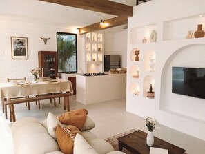 Refrigerador, utensilios de cocina, isla de cocina