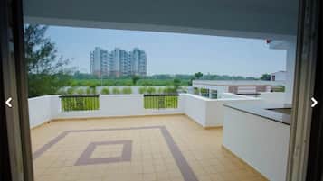 Executive Villa | Terrace/patio