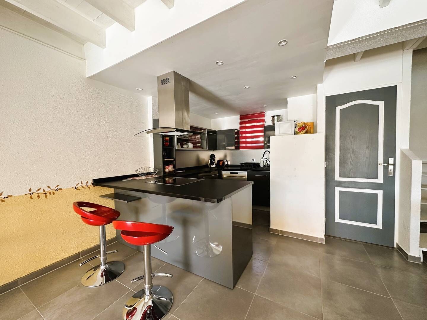 Fridge, microwave, dishwasher, toaster