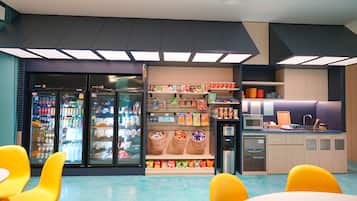 Snack bar