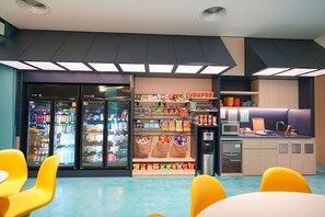 Snack bar - GO Hotel Sriracha at Central Si Racha (Si Racha)