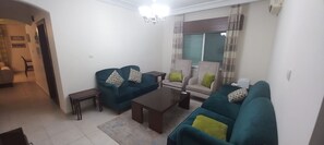Living area - Beautiful and elegant apartment in west Amman (Amman)