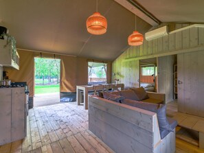 Interior - Super accommodation for holidays with children (Vessem)