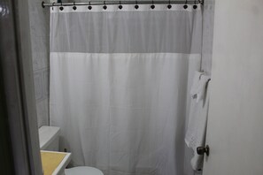 Handtücher, Seife, Toilettenpapier