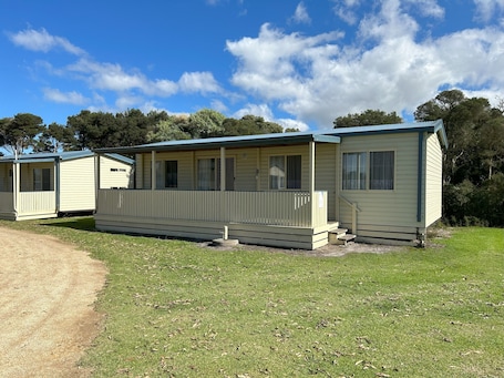 Family Cabin. Long Jetty Caravan Park Port Welshpool