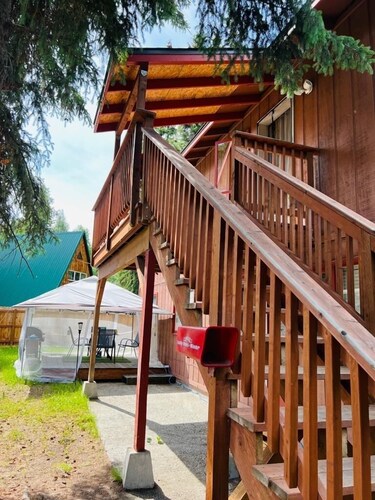 Cozy house close to all shops/malls, 7 minutes to fort wainwright 