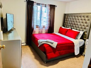 3 bedrooms, iron/ironing board, WiFi, bed sheets