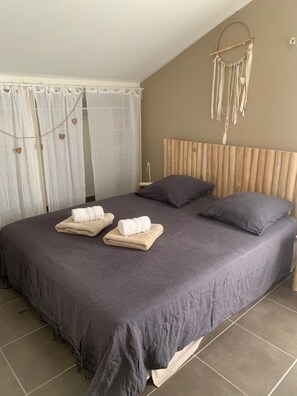 3 Schlafzimmer, Schreibtisch, Bügeleisen/Bügelbrett, kostenloses WLAN