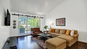 Condo, várias camas (VS910 - Palm Valley Desert Chic) | Área de estar