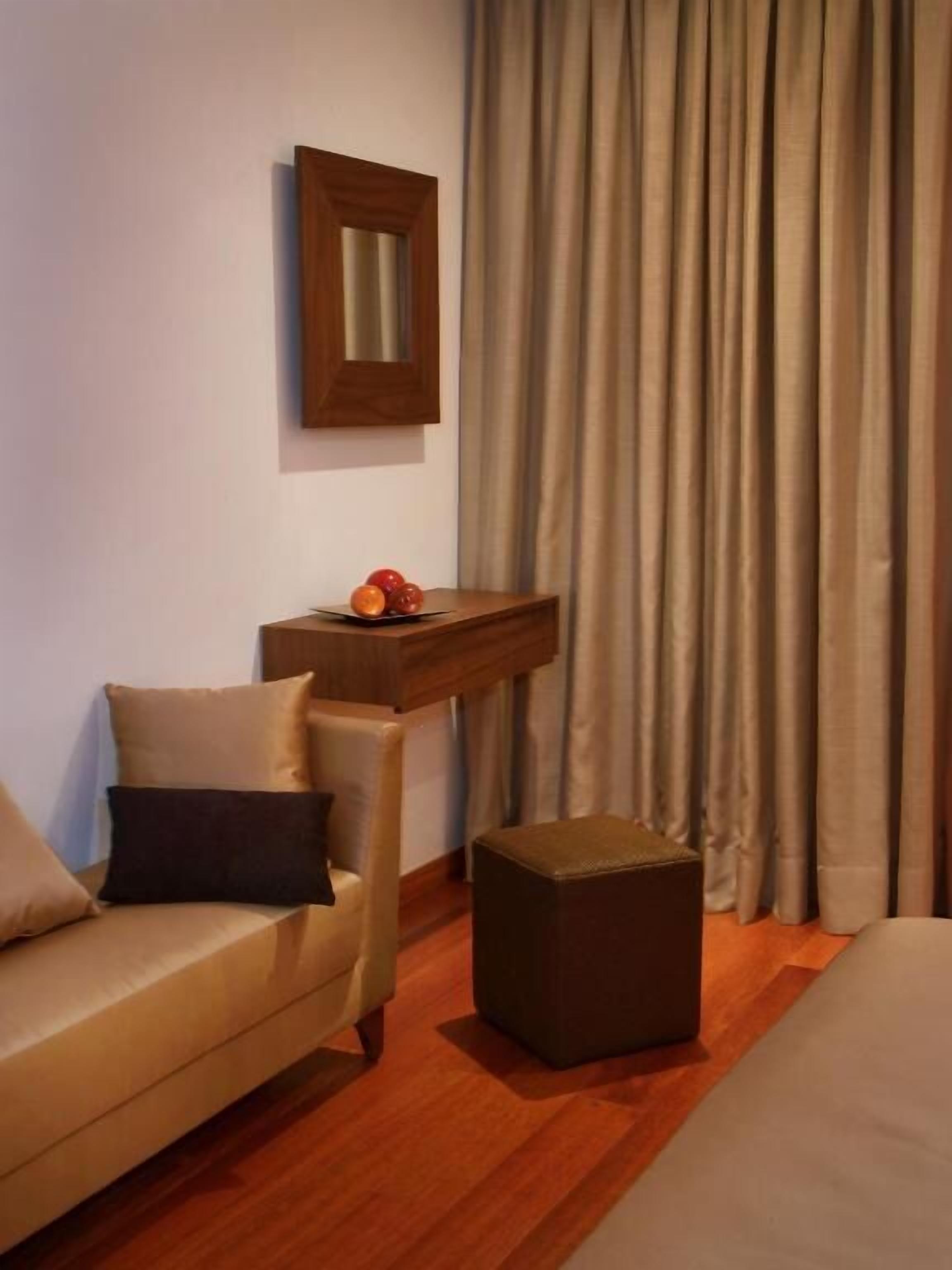 Rare Find! Comfortable 1br Unit Close To Luz Beach! Full Kitchen, Swimming Pools - Lagos