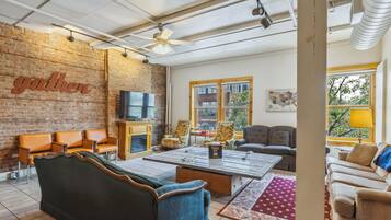 TV, fireplace, offices