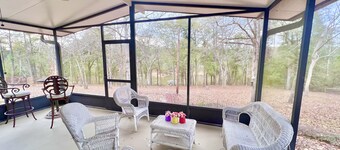 Private Retreat on Beautiful Lake Eufaula.