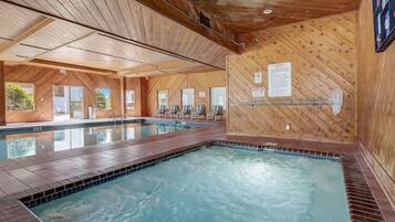 Piscina coberta i piscina climatitzada