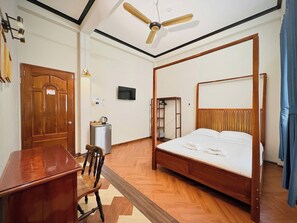 Deluxe-Doppelzimmer | Individuell dekoriert, Verdunkelungsvorhänge, kostenloses WLAN