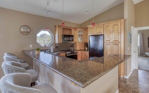 House, Multiple Beds (Villa La Toucan) | Private kitchen - Villa La Toucan (Lincoln City)