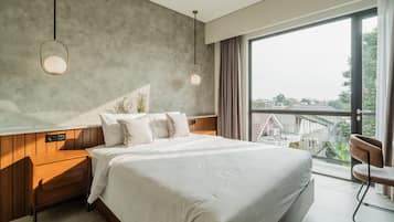 Standaard tweepersoonskamer | Een bureau, een laptopwerkplek, gratis wifi, individueel gedecoreerd