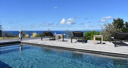 Villa Aloes â Romantic Hillside Getaway with Jacuzzi & Panoramic Views in Lurin, St. Barths