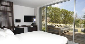 4 habitaciones, tabla de planchar con plancha, wifi y ropa de cama 