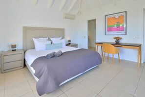 3 chambres, fer et planche à repasser, Wi-Fi, draps fournis